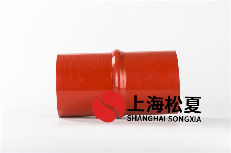 橡膠柔性接頭的彎曲剛度低，延展性反小